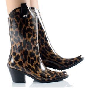 Brown and Black Winter Rain Boots with Classic Silhouette